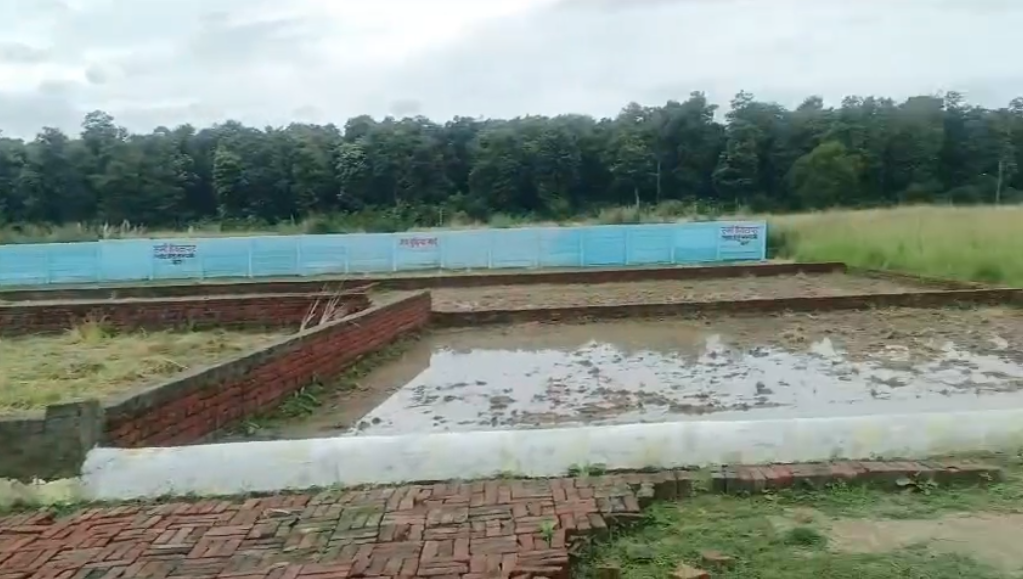 High school boundary near project